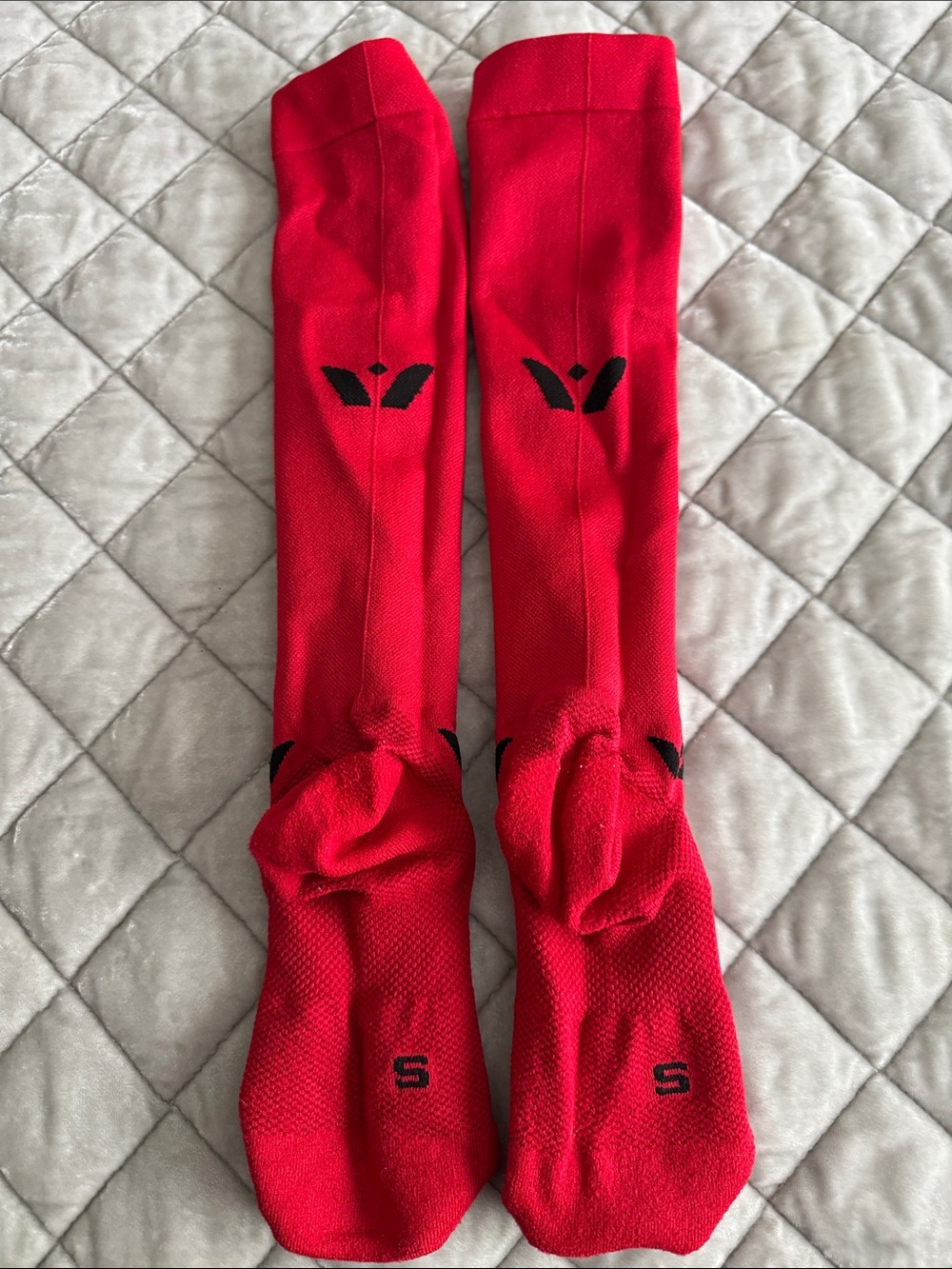 Red Performance Compression Running Socks - Swiftwick - Picture 3 of 3